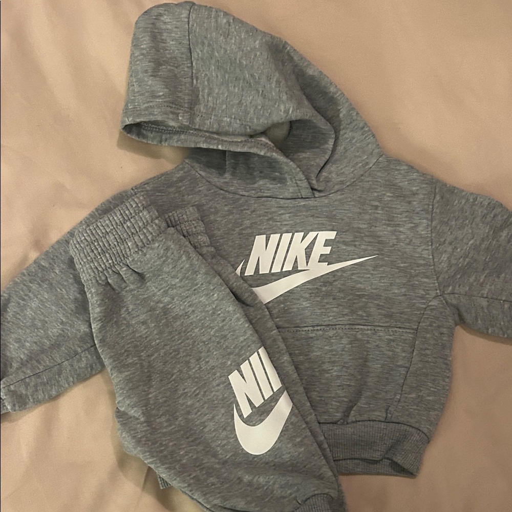 Nike Kids Heather Gray Hoodie and Joggers Set